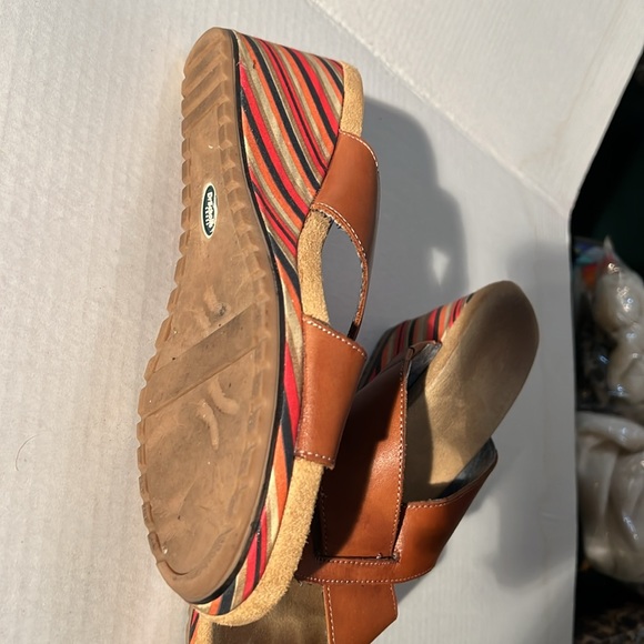 Dr. Scholls wedge sz 8 - Picture 2 of 6